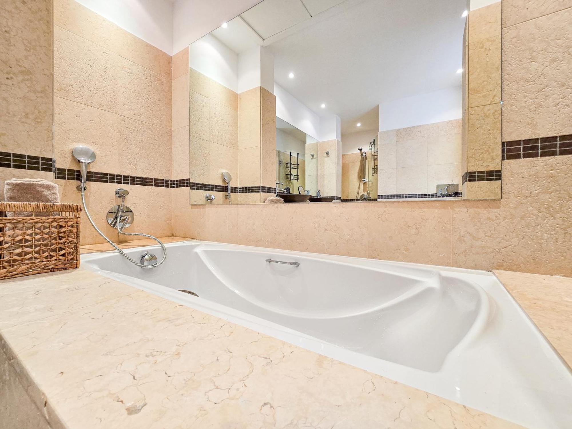 Luxury Retreat In Monteros Apartamento *